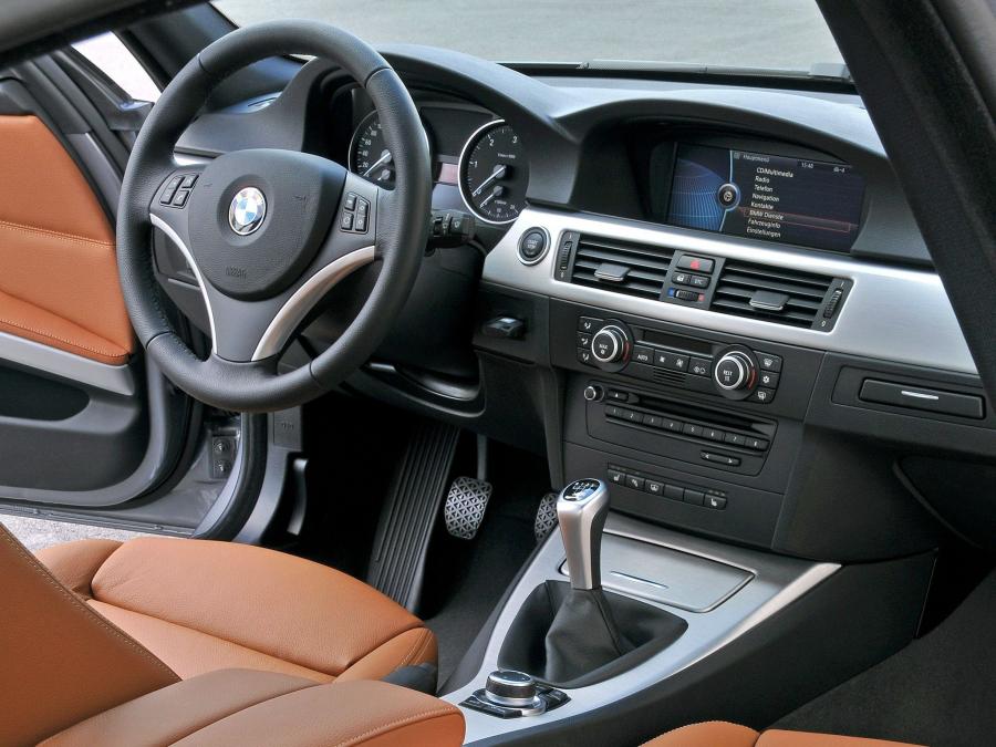  BMW 330d Sedan 2008 года  (фото 16 из 16)